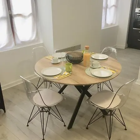 Appartement Le Montferrat - 65m2 - 2 - Rue De La Grotte - Hyper Centre *