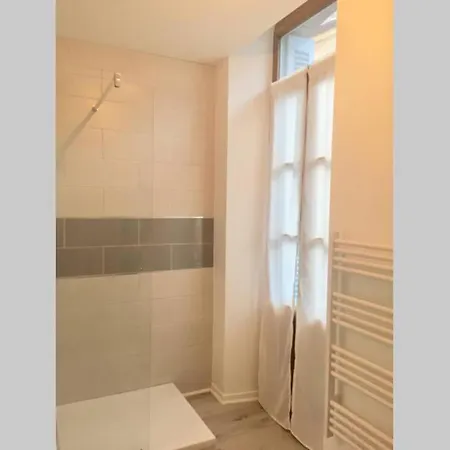 Le Montferrat - 65m2 - 2 - Rue De La Grotte - Hyper Centre *